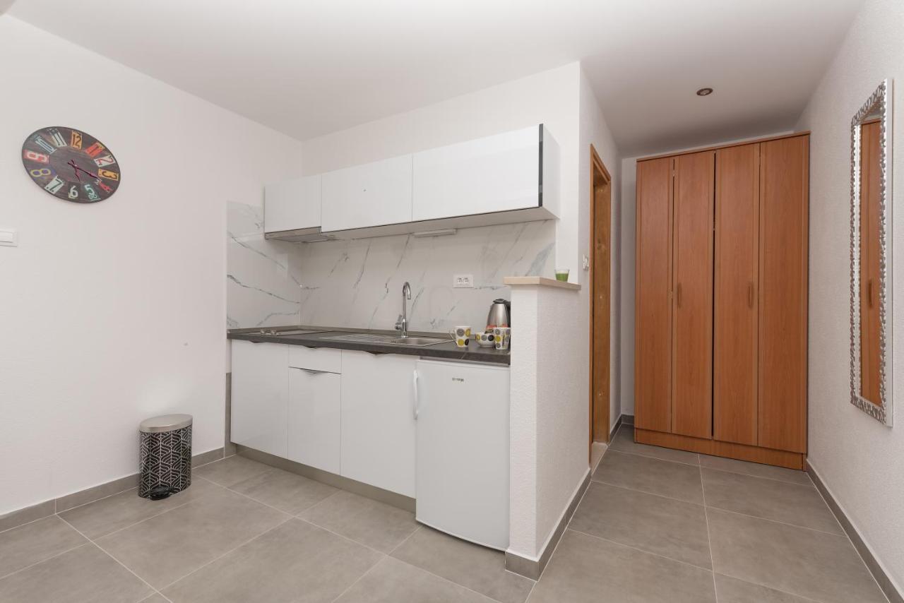 Apartments Nina M Башка-Вода Экстерьер фото